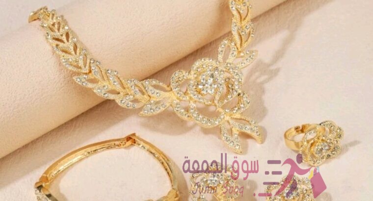 أطقم مطلية ذهب