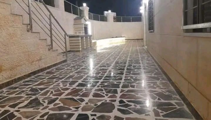 شقة شبه أرضية للبيع في الجبيهة حي المنصور