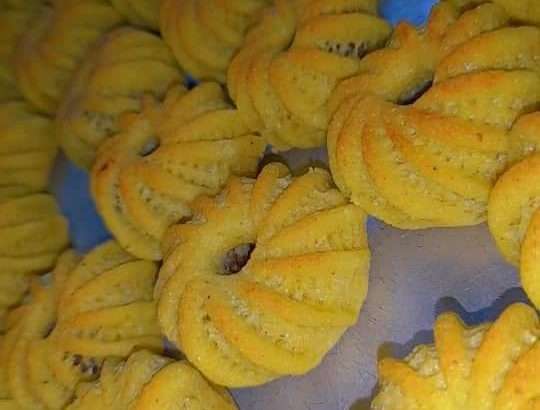 العيد ما بيحلى الا بكعكاتنا