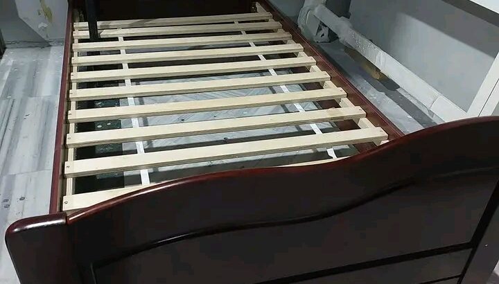 سرير مفرد وارد أمريكا
