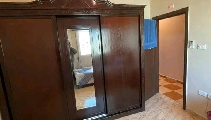 شقة للبيع مع العفش بسعر مغري جدا