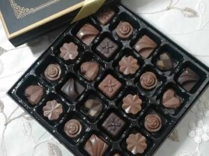 بأقل الاسعار شوكولاته بحشوة البندق