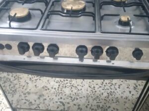 ثلاجة و غاز بحال الوكالة
