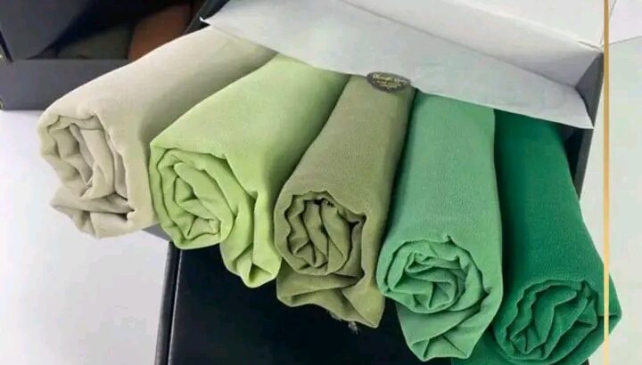 موديلات شالات بألوان مختلفة