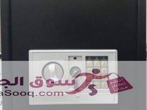 خزنة كبيرة مع قفل رقمي ومفاتيح، خزانة امان للمنزل والمكتب . وزن الخزنة 18 كيلو .مقاس الهيكل الخارجي (ارتفاع) 50سم (عرض) 38 سم (عمق) 35 سم سعة تخزي