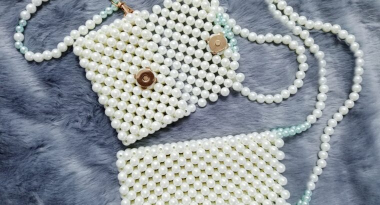 شنتة خرز لولو أبيض
ممكن دعم للصفحة   facebook: Koktal accessories