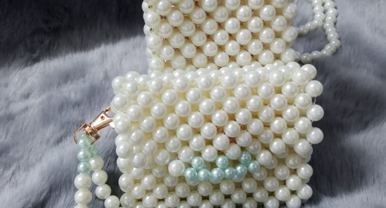 شنتة خرز لولو أبيض
ممكن دعم للصفحة   facebook: Koktal accessories