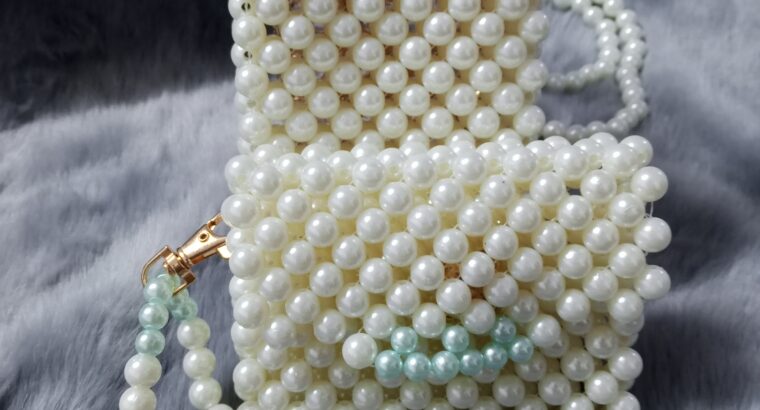 شنتة خرز لولو أبيض
ممكن دعم للصفحة   facebook: Koktal accessories