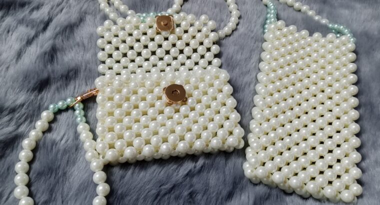 شنتة خرز لولو أبيض
ممكن دعم للصفحة   facebook: Koktal accessories