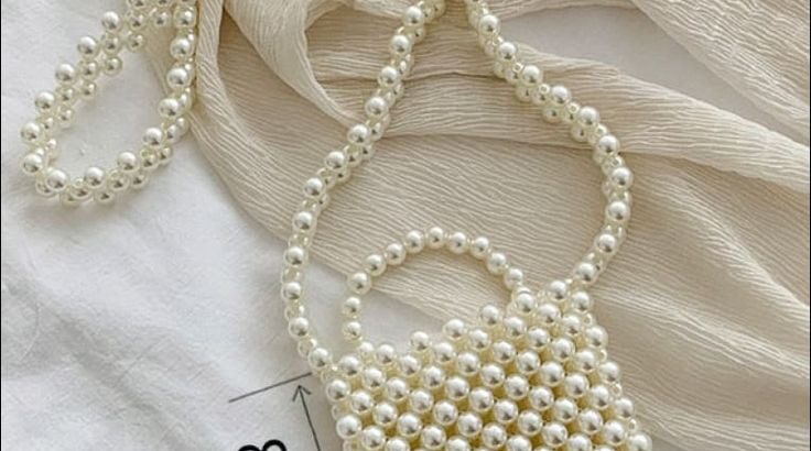 شنتة خرز  ممكن دعم للصفحة فضلاً و ليس أمراً  
facebook: Koktal accessories
