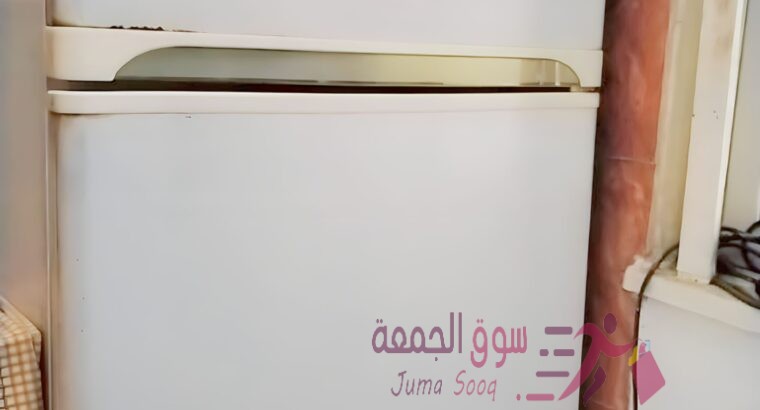 للبيع ثلاجة بحالة ممتازة
