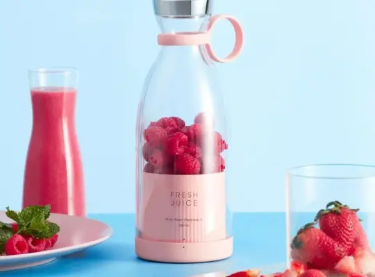 عصارة محمولة قابلة للشحن 
‏MINI JUICE 🥭🍇